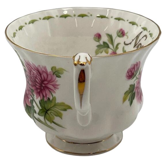 Royal Albert November Teacup & Saucer Set Chrysanthemum Month Flower  Bone China - Picture 3 of 16